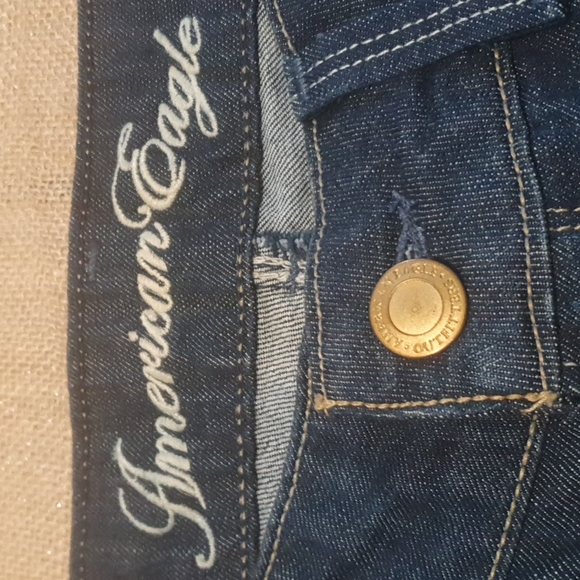 🌠AMERICAN EAGLE FLARED JEANS Size 8 please check measurements closer to a 10 12 - Picture 4 of 7